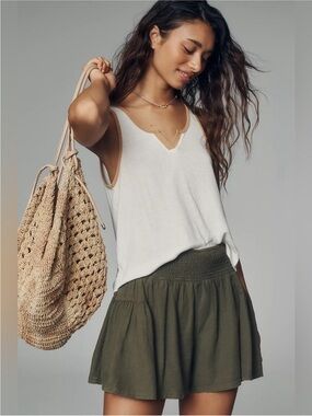NWT Pilcro Reese Linen Blend
Smocked Shorts